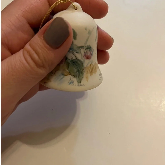 1992 Good Luck Bell Signed Floral Hand Painted Ceramic Unglazed - Picture 4 of 9